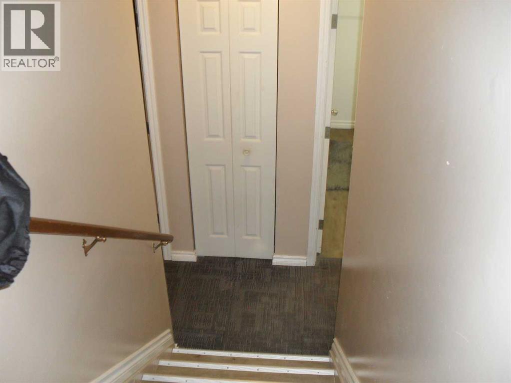 406 3 Street Nw Property Photo 14