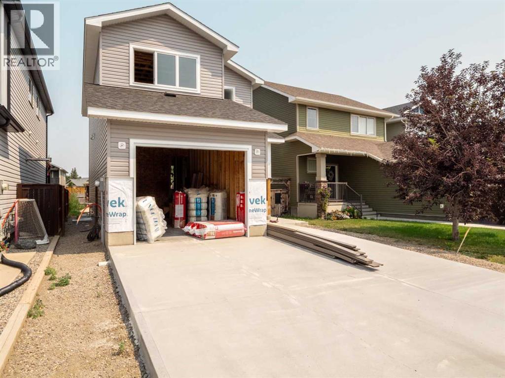 341 Westgate Crescent Property Photo 2