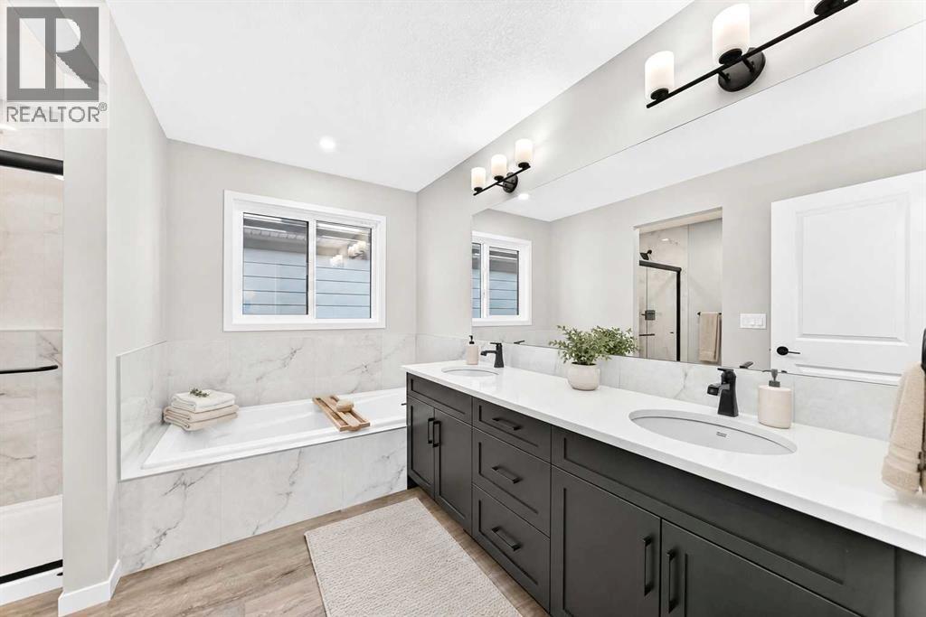 99 Mercado Crescent Se Property Photo 8