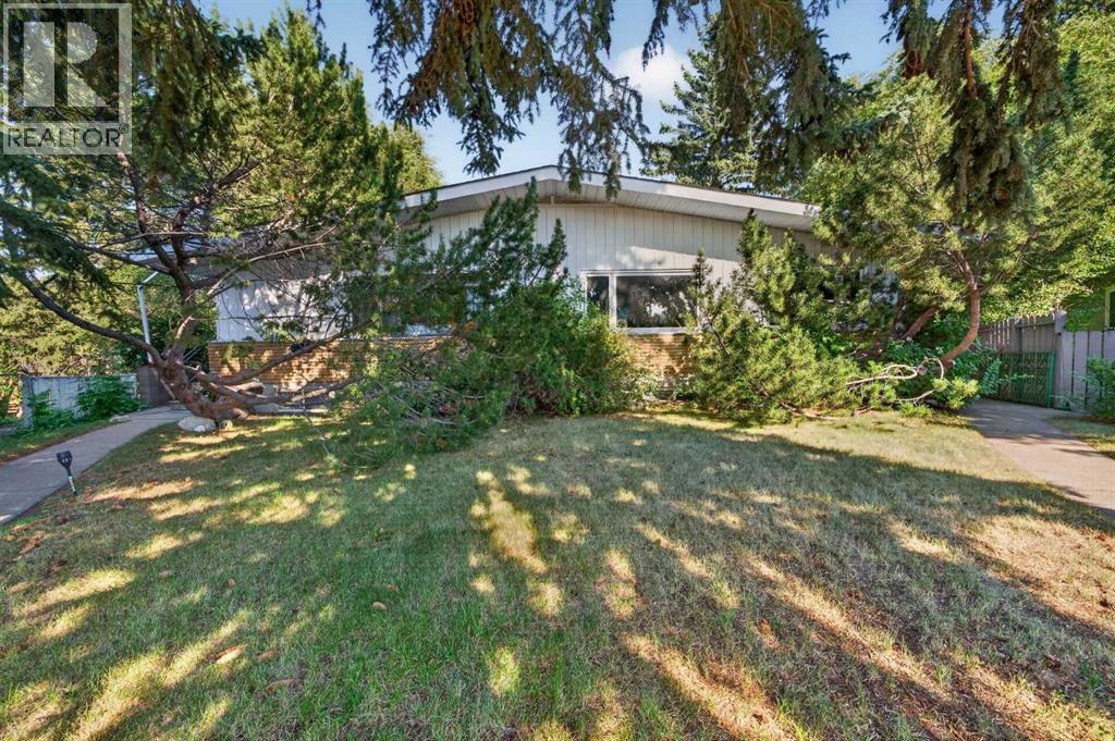 14 Rosetree Crescent Nw Property Photo 4