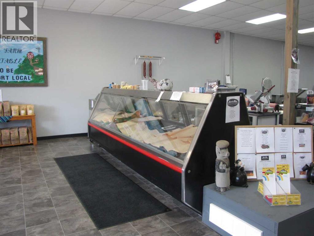 4804 50 Street Property Photo 2