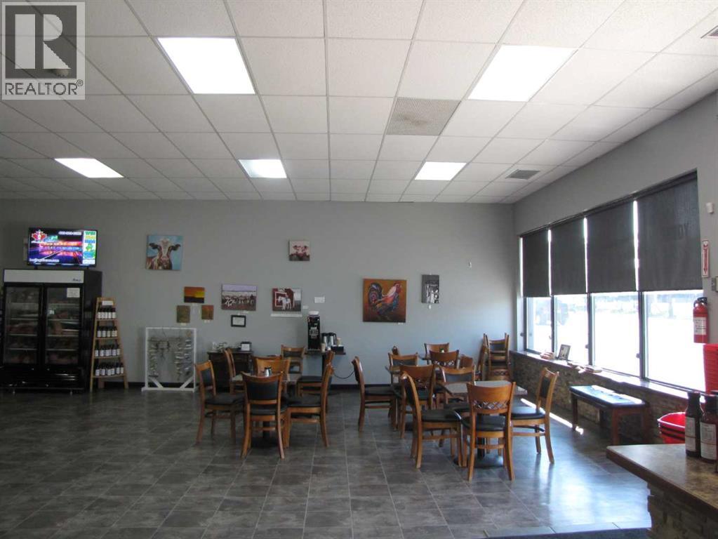 4804 50 Street Property Photo 3