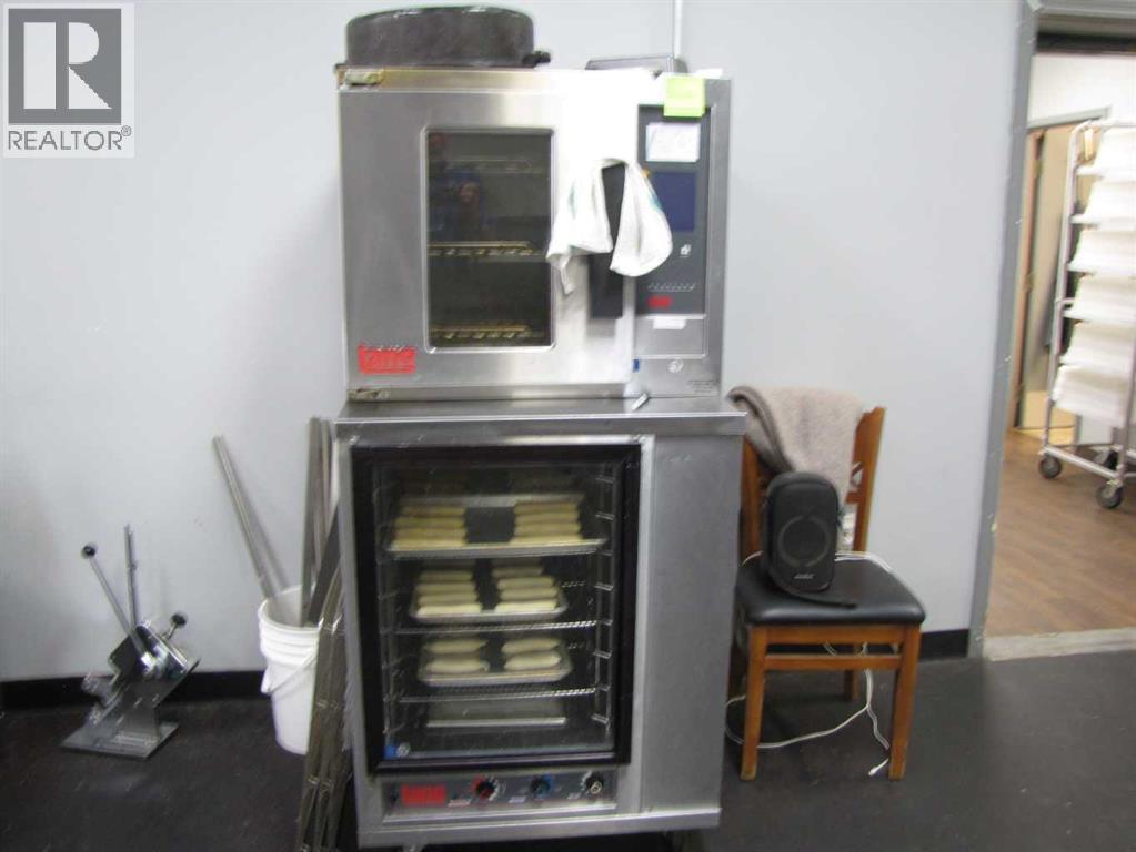 4804 50 Street Property Photo 17