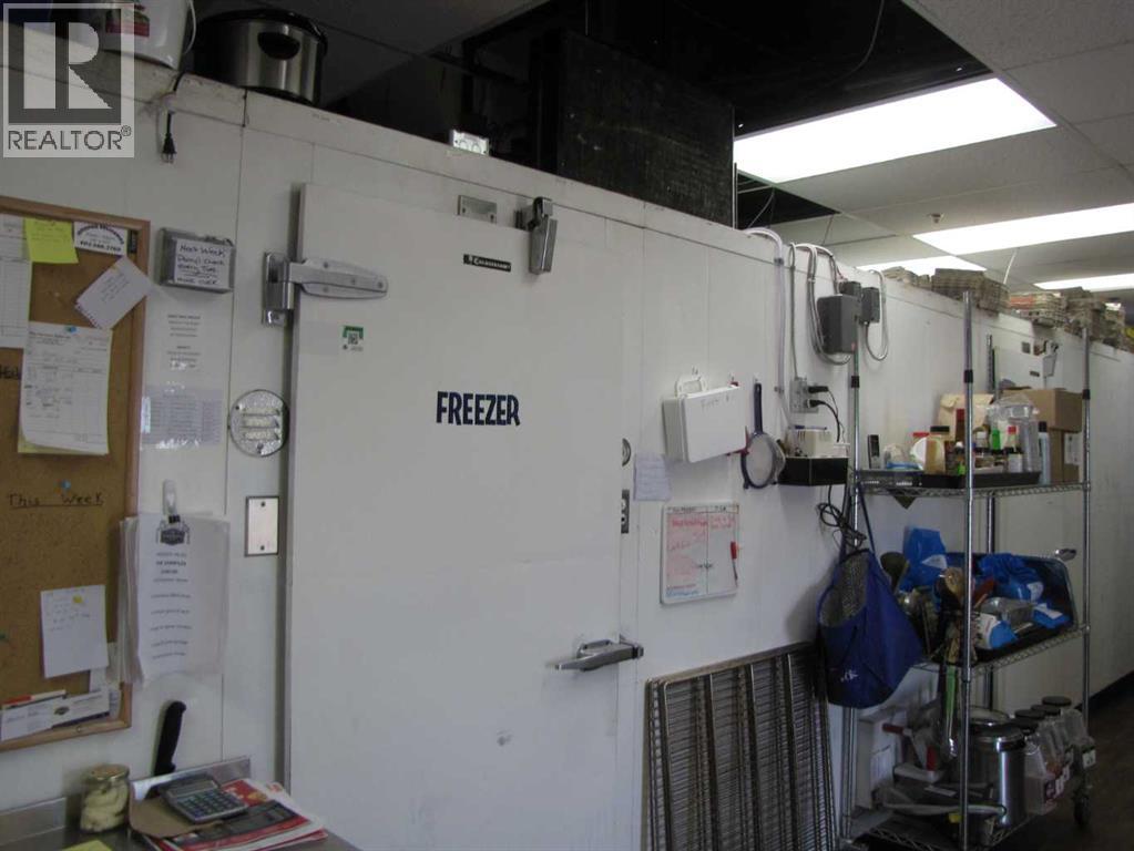 4804 50 Street Property Photo 22