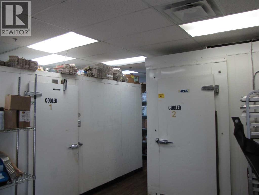 4804 50 Street Property Photo 24