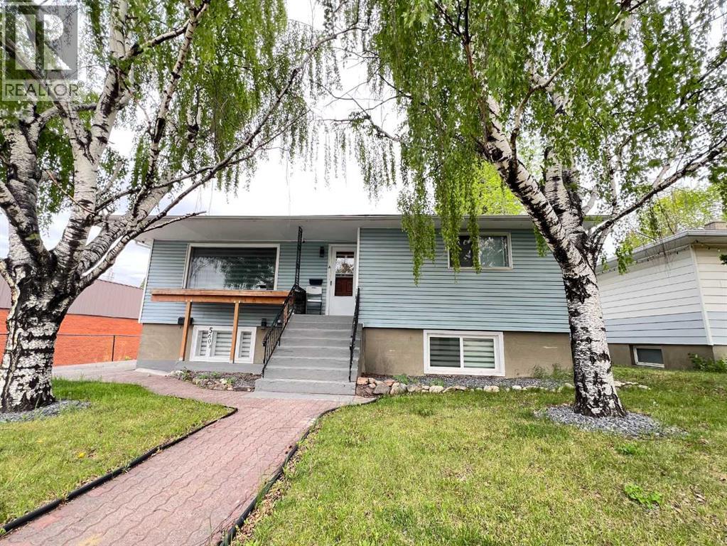 560 Northmount Drive Nw Property Photo 1