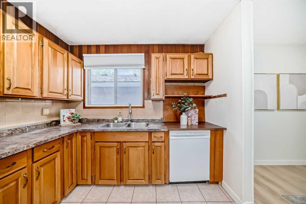 7807 20a Street Se Property Photo 14