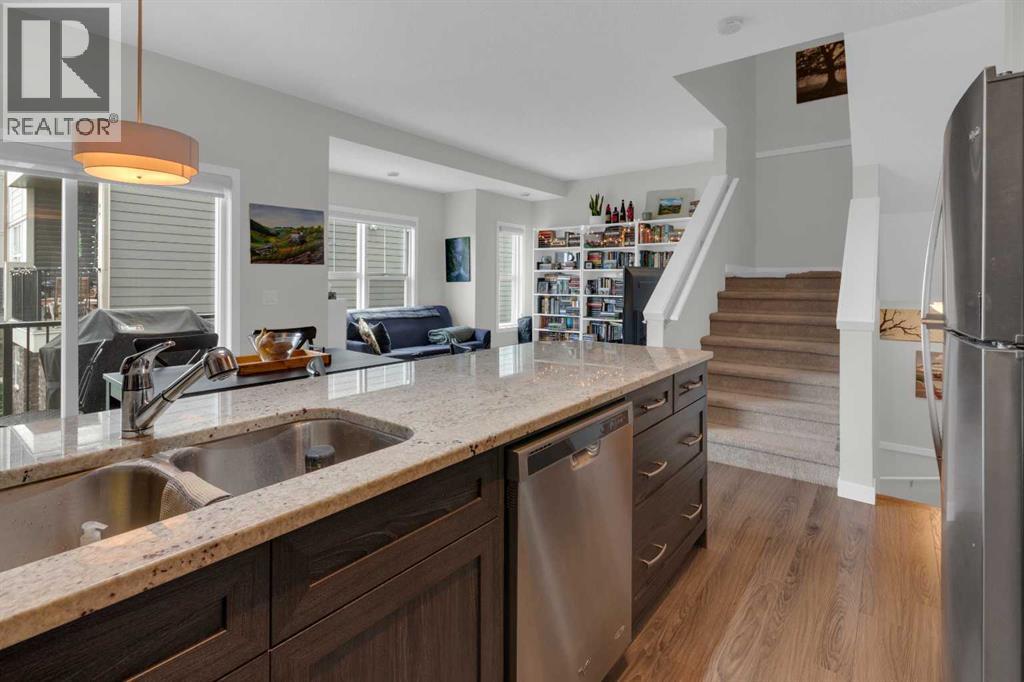 250 Fireside View Property Photo 7