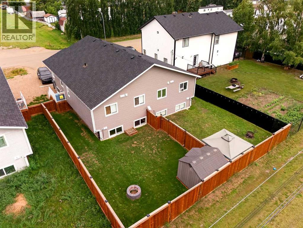 10225 105 Ave Property Photo 4