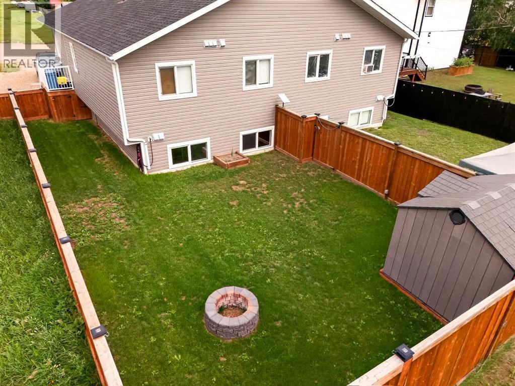 10225 105 Ave Property Photo 6