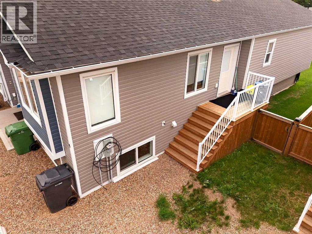 10225 105 Ave Property Photo 7
