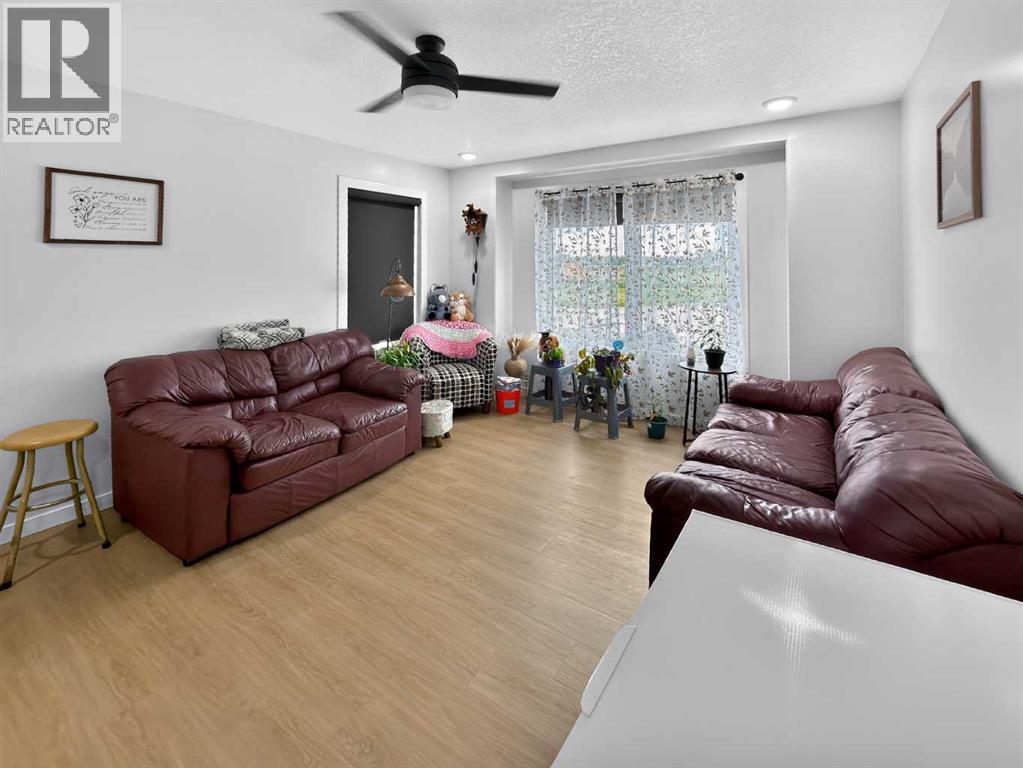 10225 105 Ave Property Photo 9
