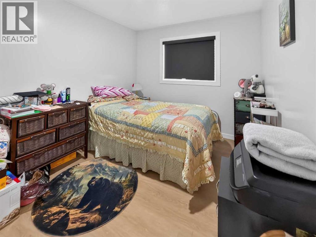 10225 105 Ave Property Photo 21