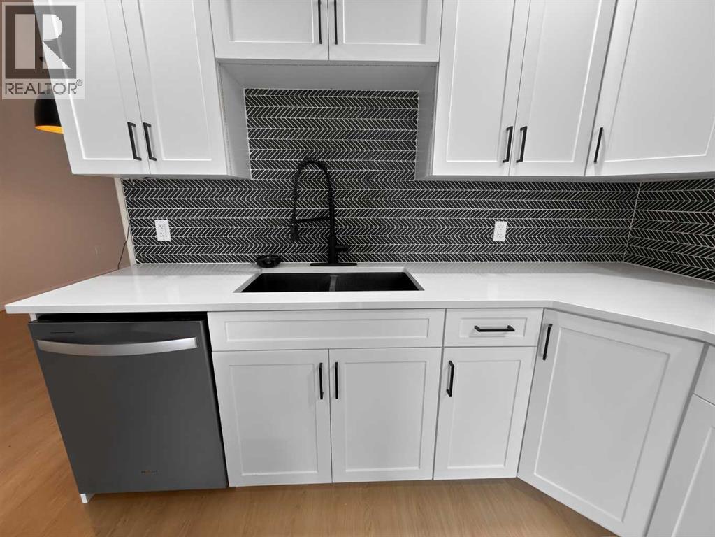 10225 105 Ave Property Photo 27