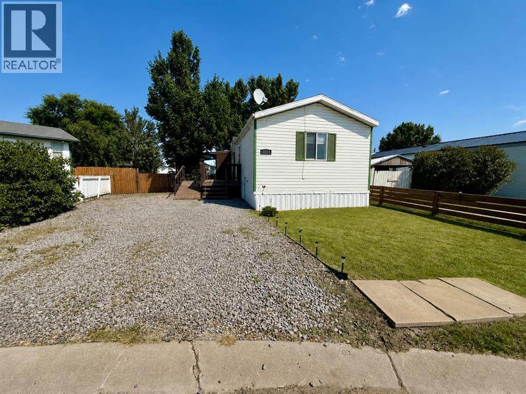 4024 51 Avenue Property Photo 1