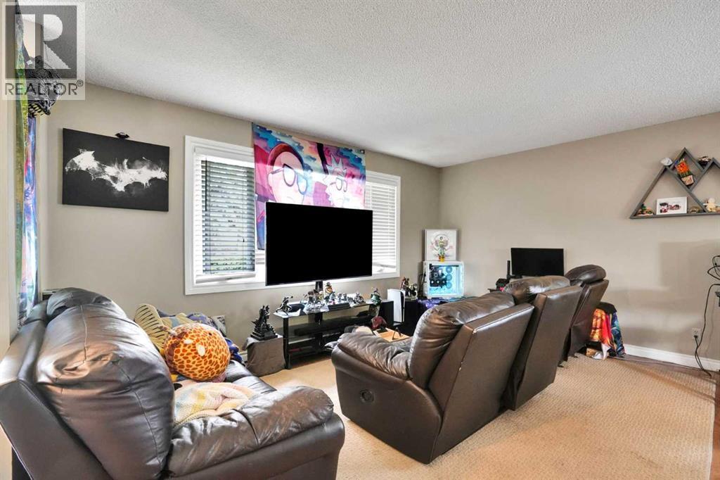 5748 Dalmead Crescent Nw Property Photo 8