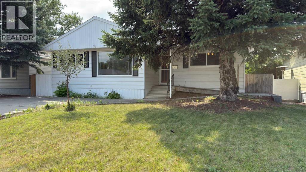 1906 14 Avenue S Property Photo 1
