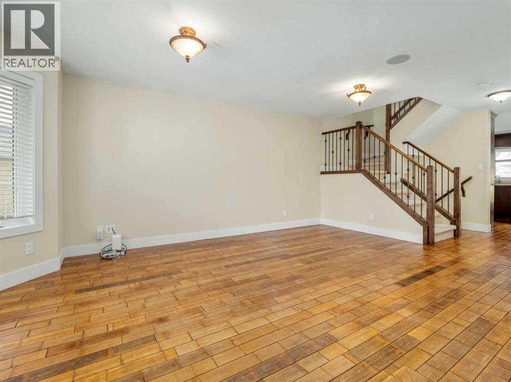 132 14 Street N Property Photo 6