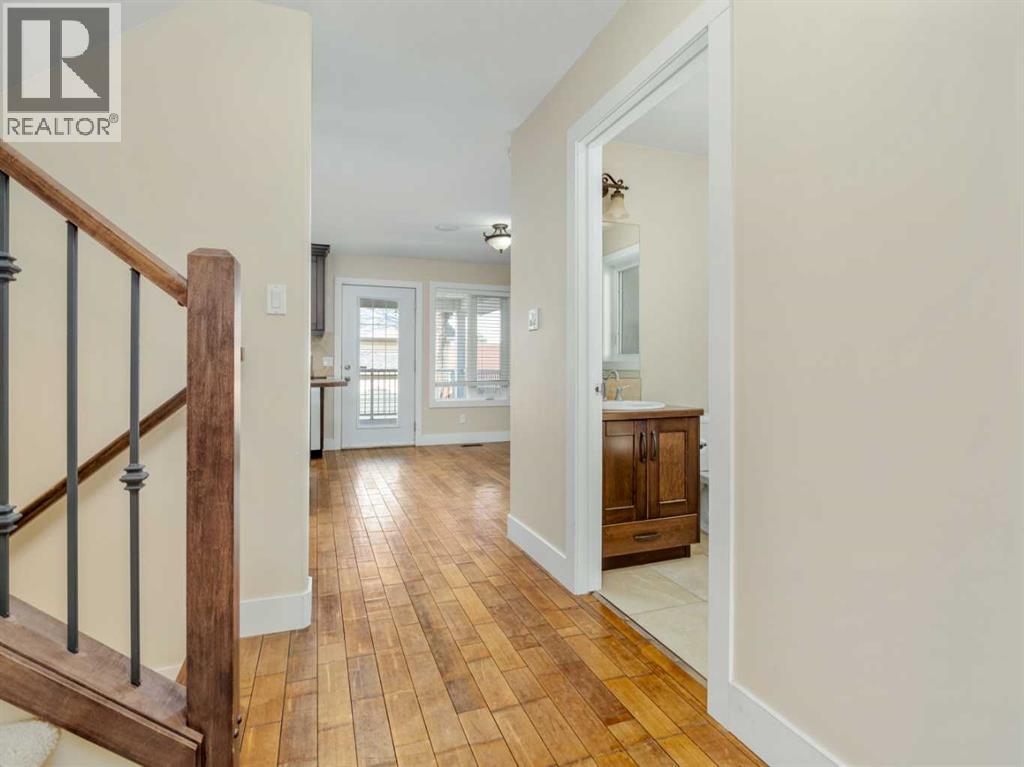 132 14 Street N Property Photo 10