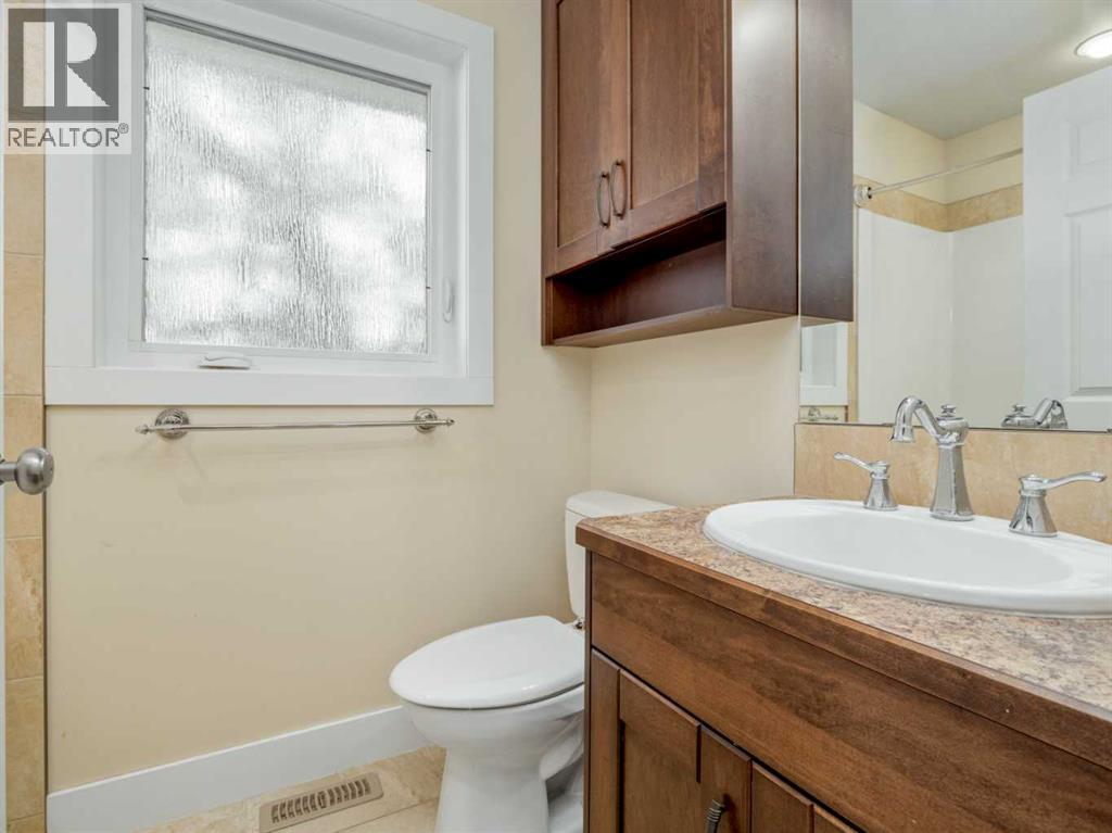 132 14 Street N Property Photo 18
