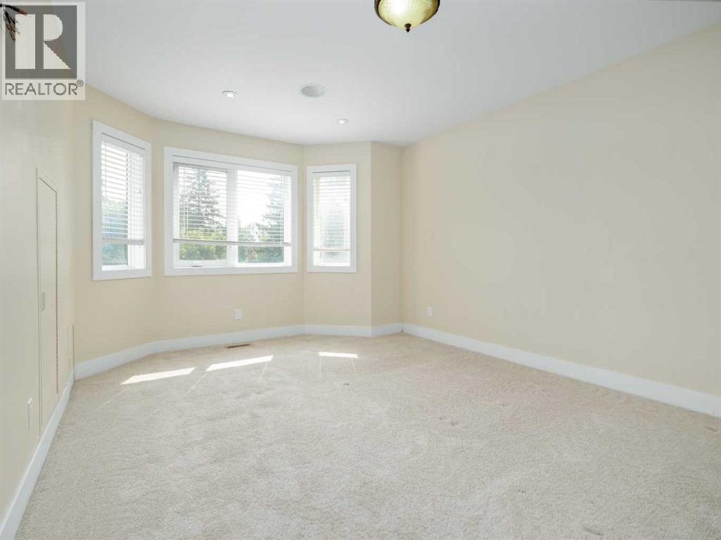 132 14 Street N Property Photo 22