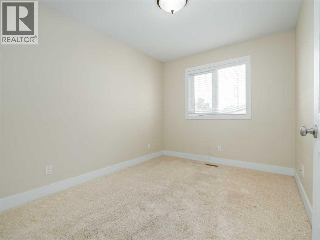 132 14 Street N Property Photo 25