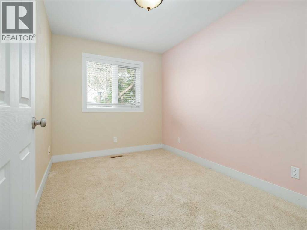 132 14 Street N Property Photo 26