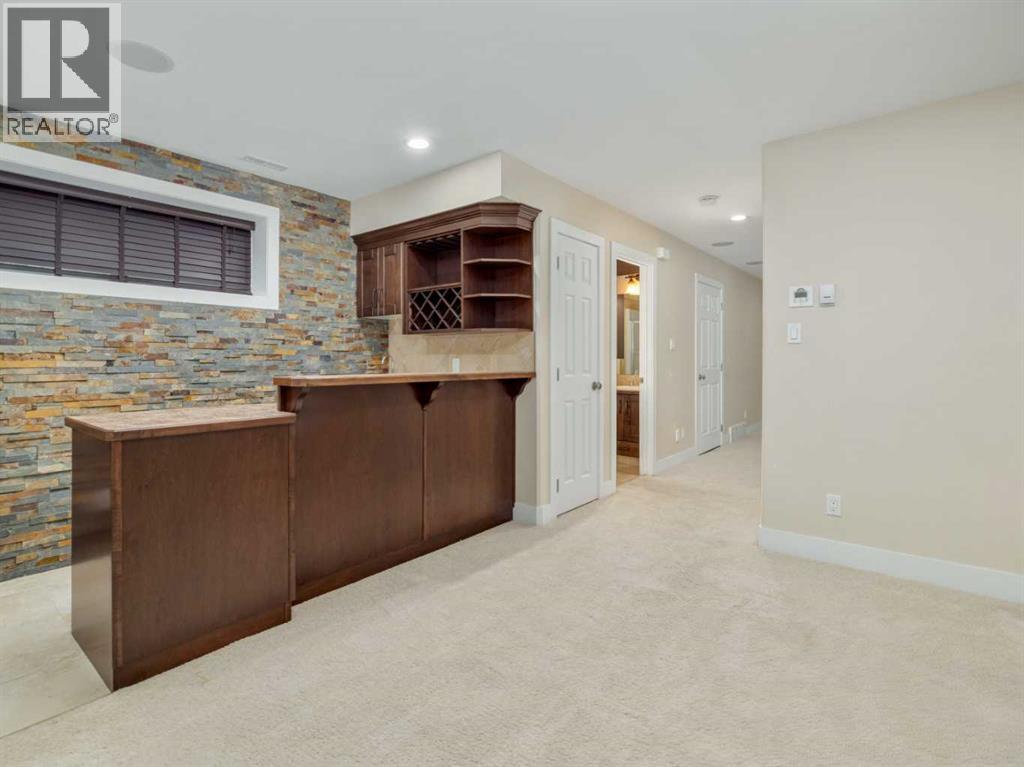 132 14 Street N Property Photo 31