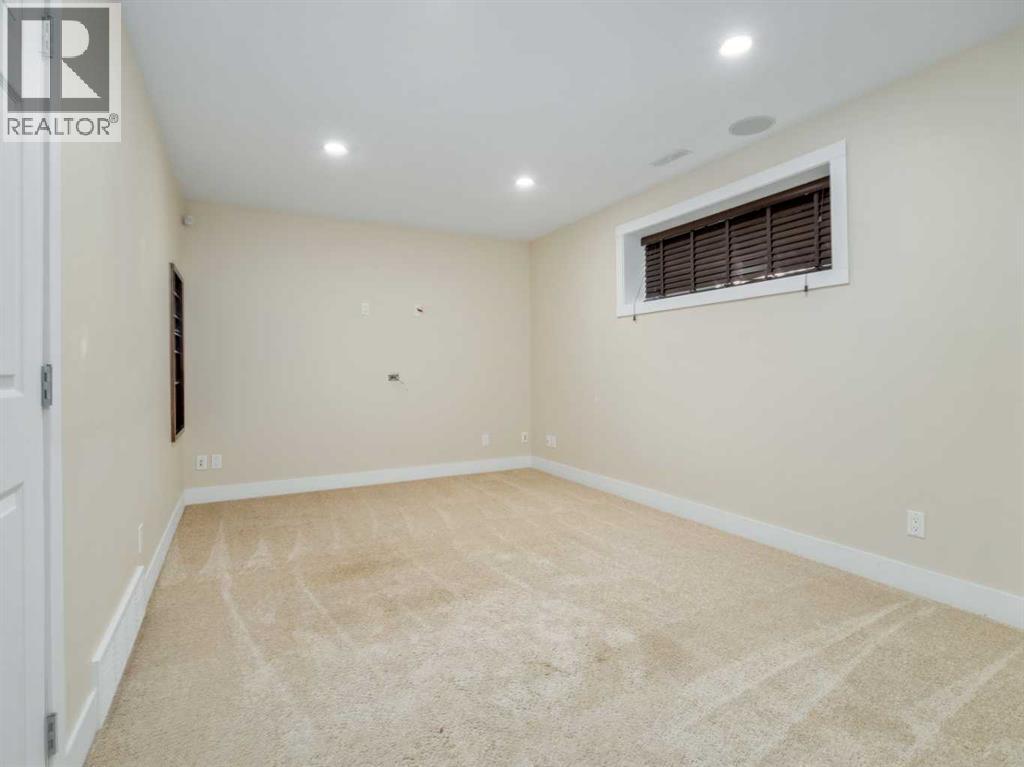 132 14 Street N Property Photo 32