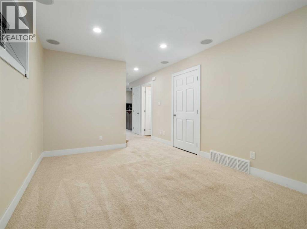 132 14 Street N Property Photo 33