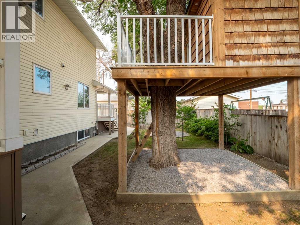 132 14 Street N Property Photo 38