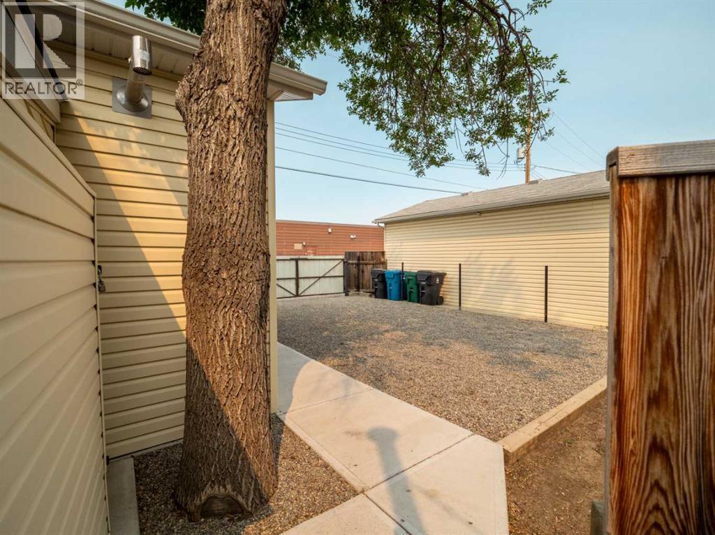 132 14 Street N Property Photo 42