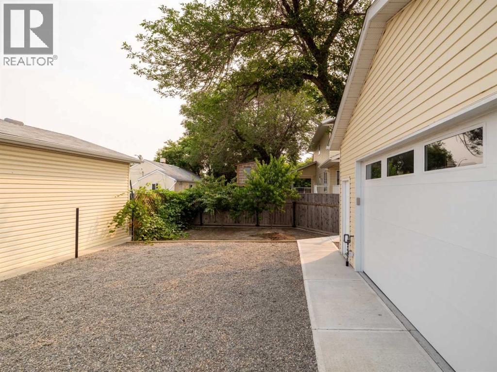 132 14 Street N Property Photo 45