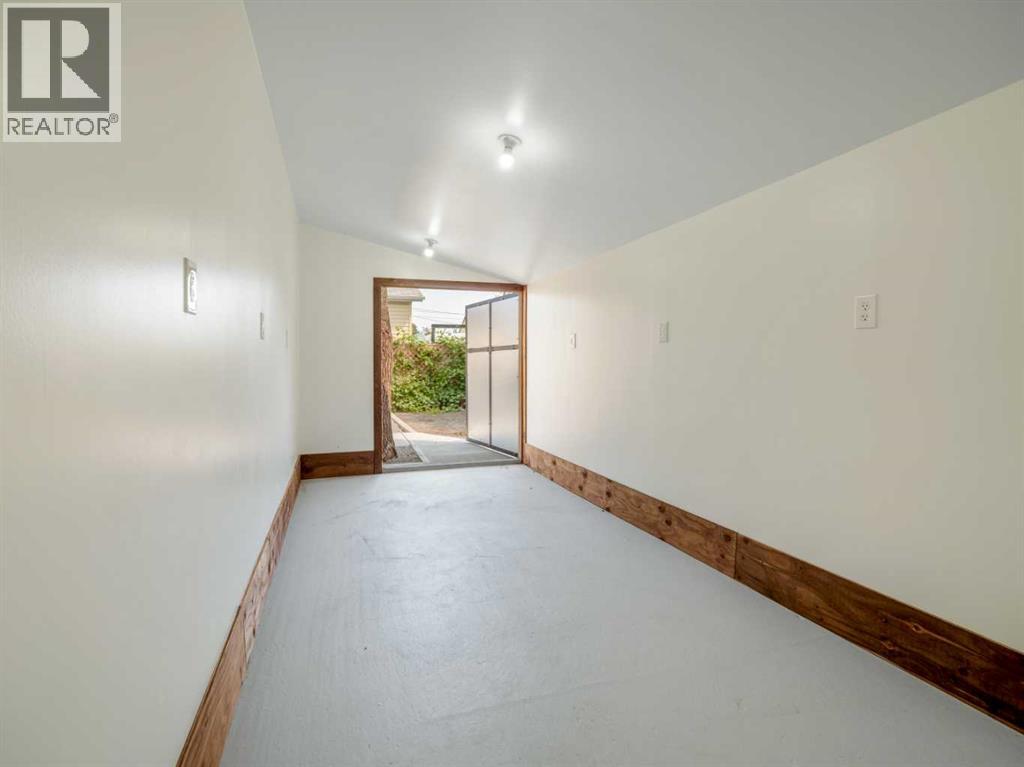 132 14 Street N Property Photo 47