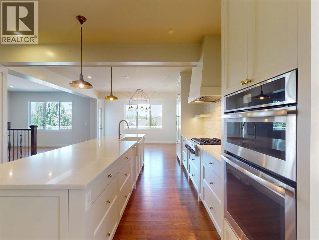 54 Royal Ridge Mount Nw Property Photo 8