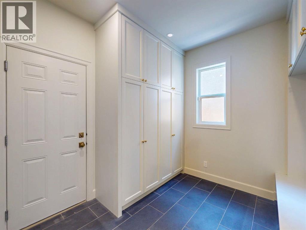 54 Royal Ridge Mount Nw Property Photo 18