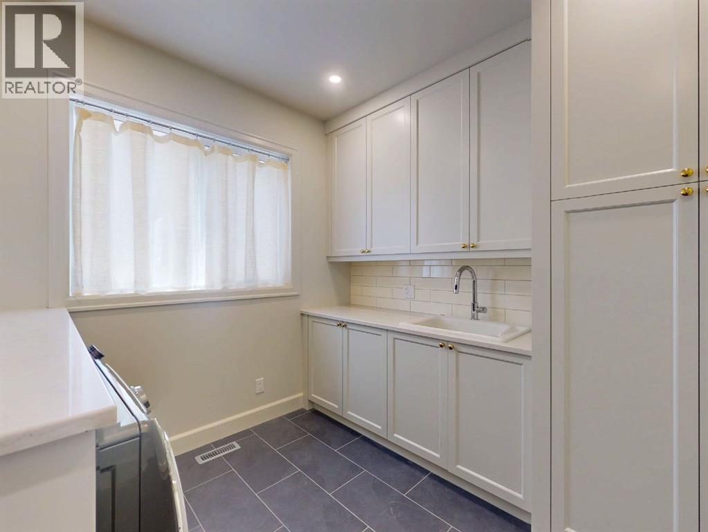 54 Royal Ridge Mount Nw Property Photo 20
