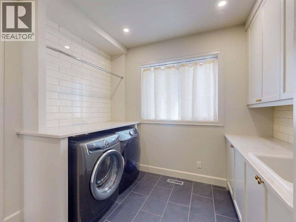 54 Royal Ridge Mount Nw Property Photo 21