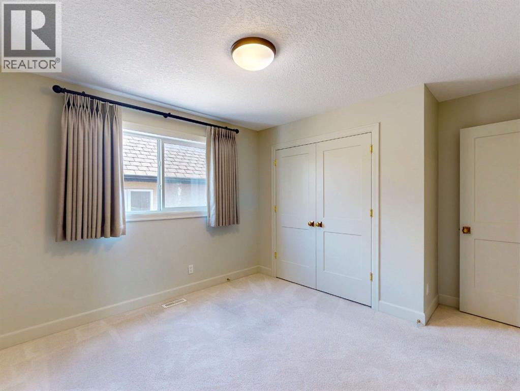 54 Royal Ridge Mount Nw Property Photo 24