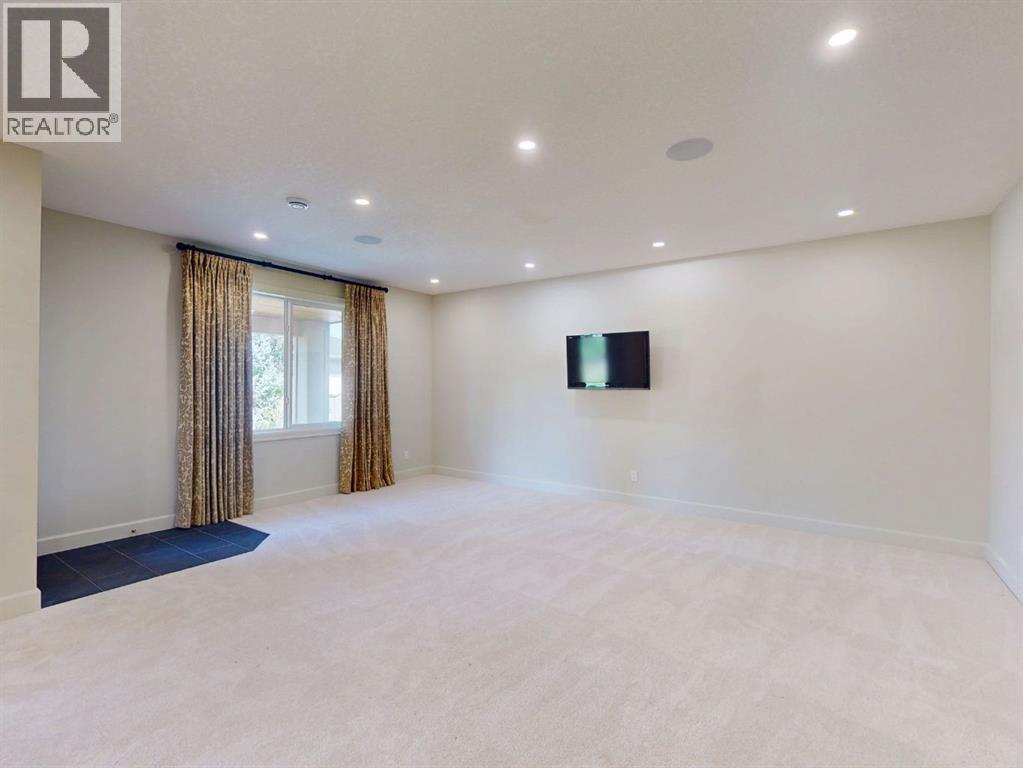 54 Royal Ridge Mount Nw Property Photo 40