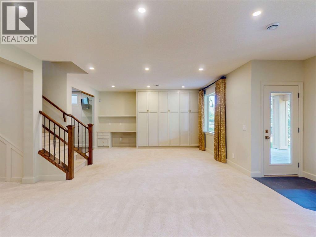 54 Royal Ridge Mount Nw Property Photo 42