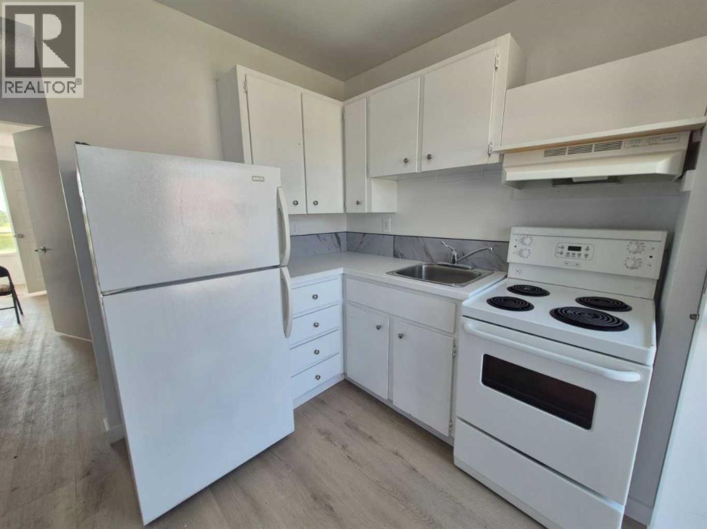 4848 49 Avenue Property Photo 3