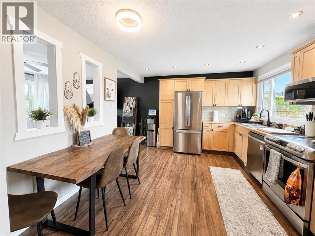 124 4 Avenue Property Photo 5