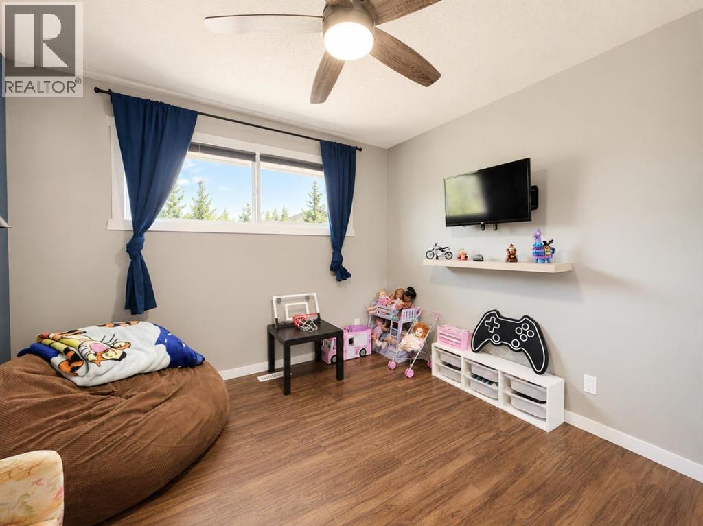 124 4 Avenue Property Photo 9
