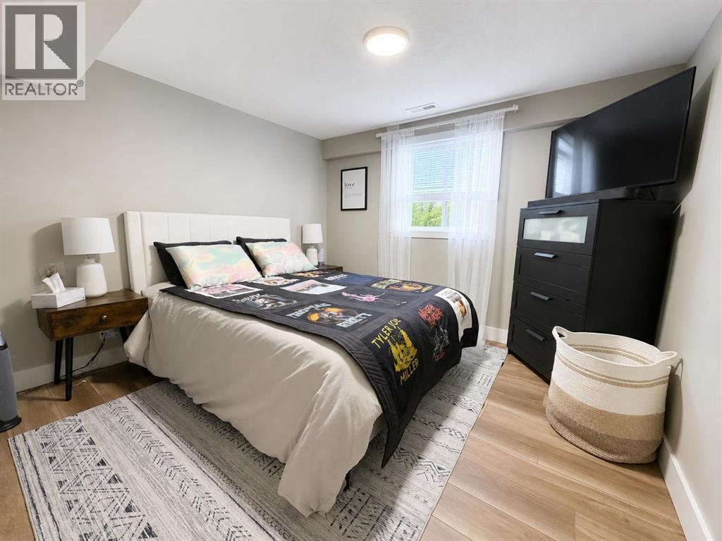 124 4 Avenue Property Photo 15