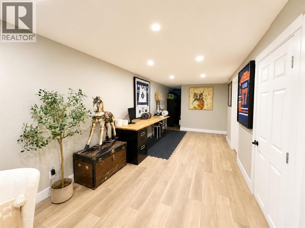 124 4 Avenue Property Photo 18