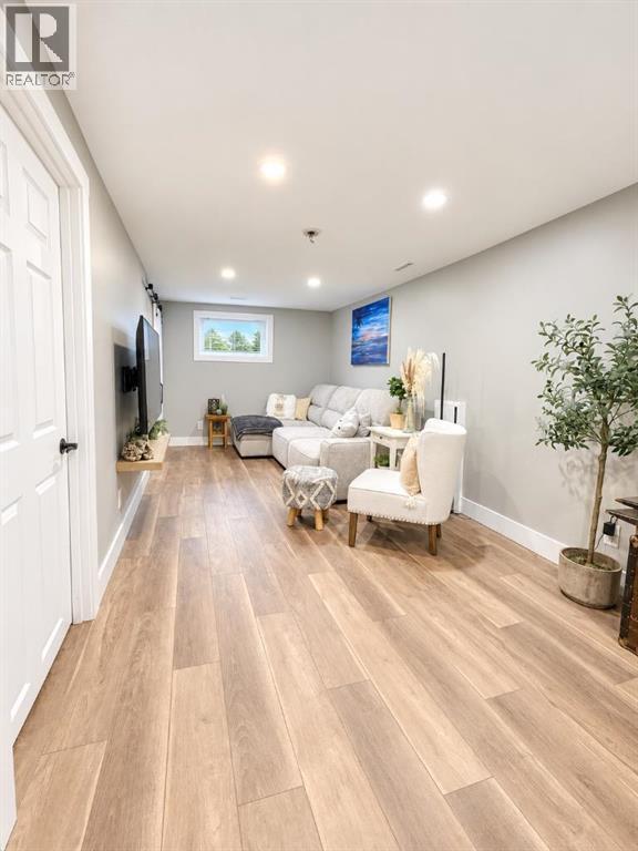 124 4 Avenue Property Photo 19