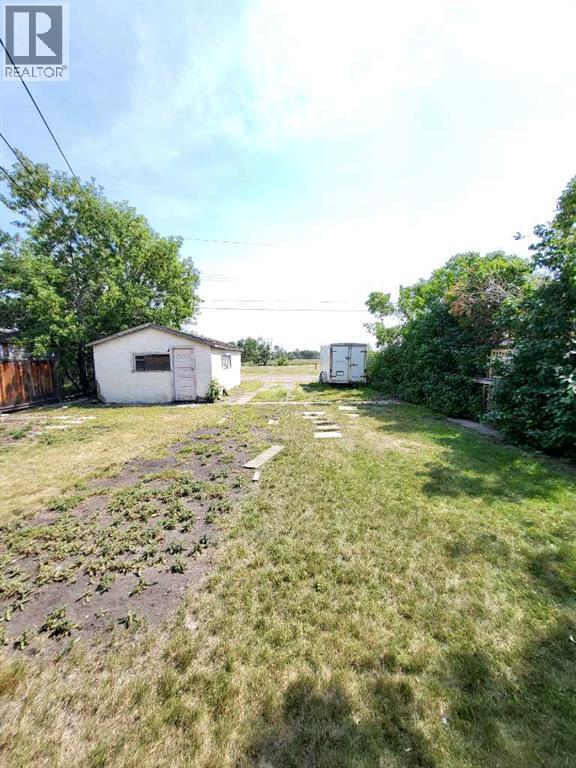 2522 17 Street Se Property Photo 3
