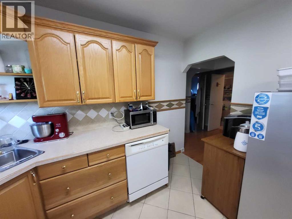 2522 17 Street Se Property Photo 6