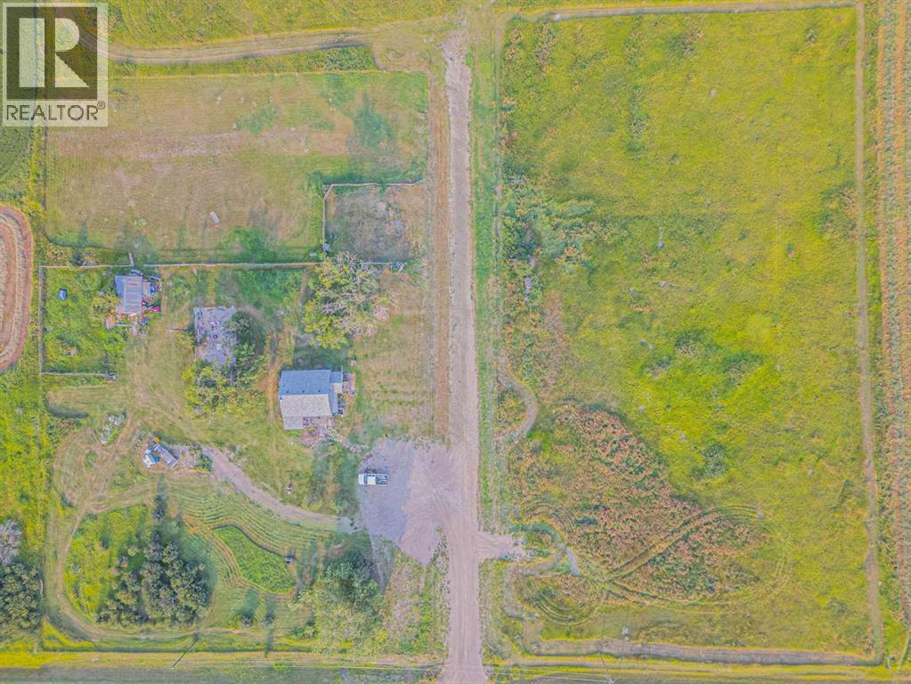 235016 Range 275 Road Property Photo 4